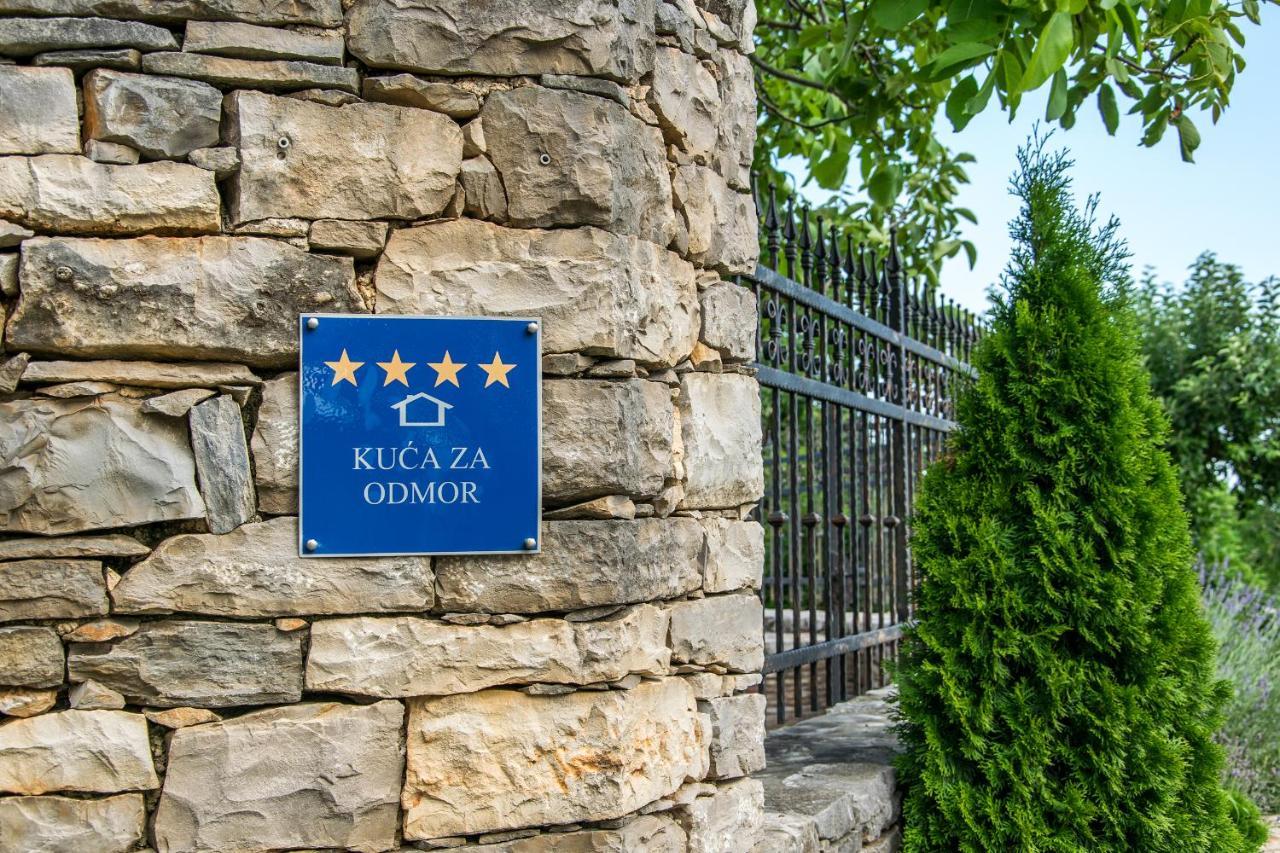 Villa Maria Oprtalj Exterior foto